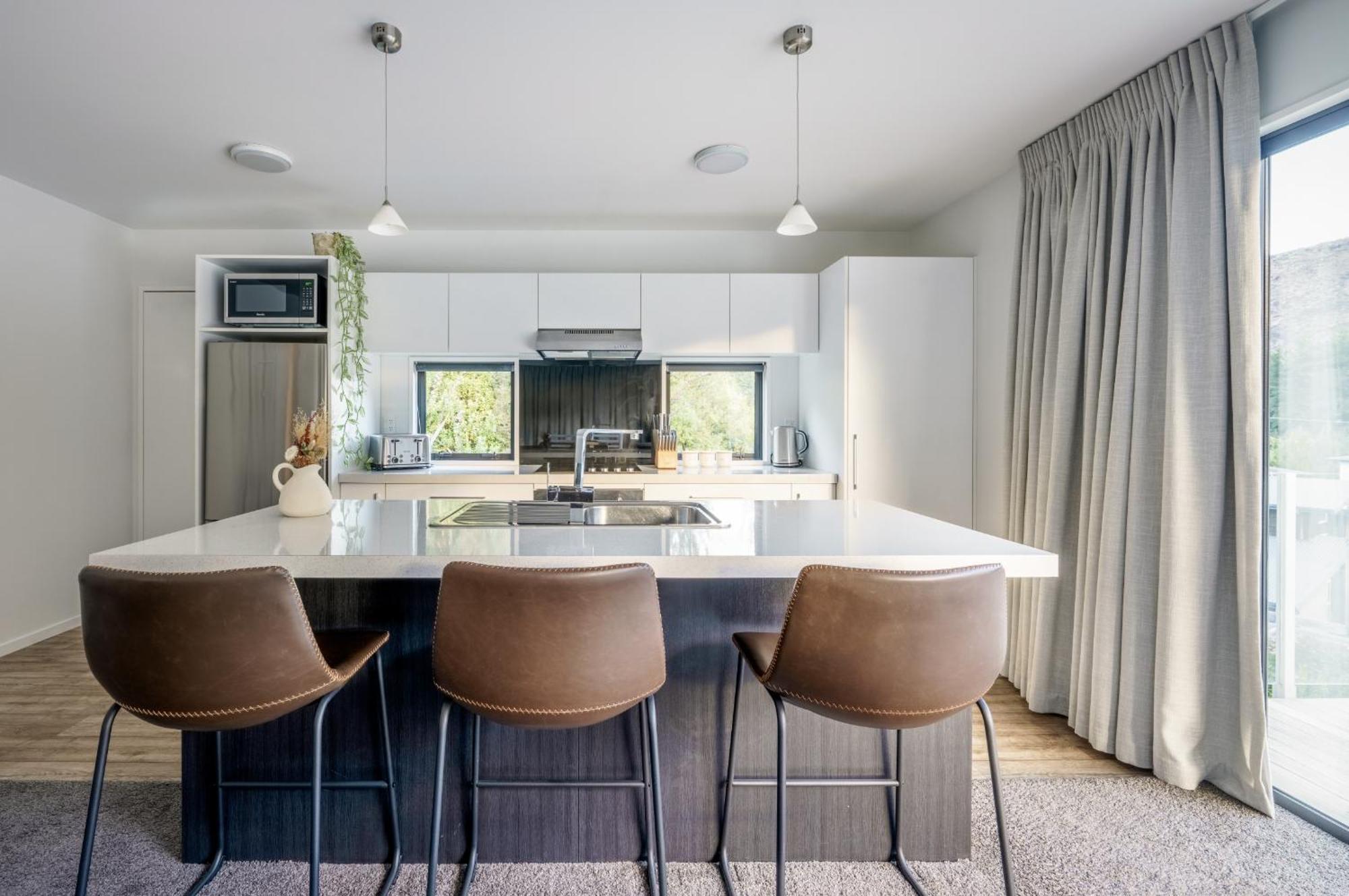 Two-Bedroom Apartment with Mountain View