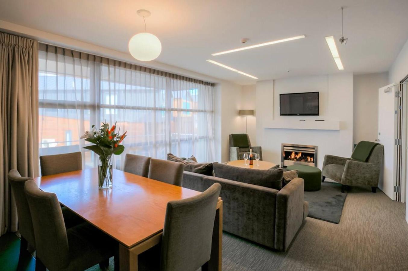 Two-Bedroom Apartment with Lake View