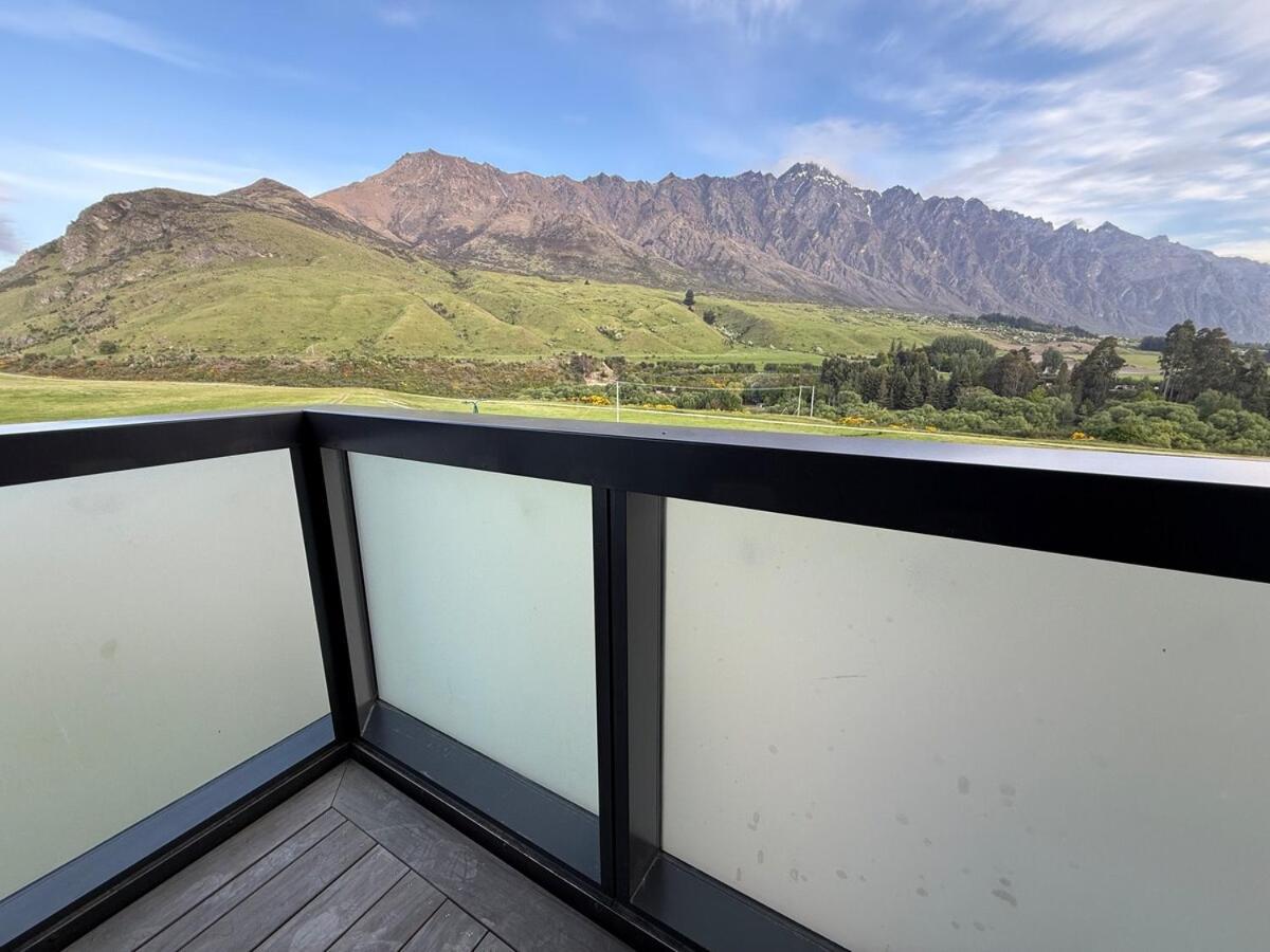 Two-Bedroom Apartment with Mountain View