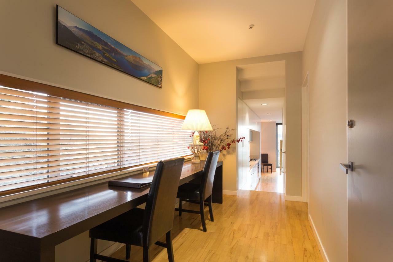 Two Bedroom Apartment with Mountain View