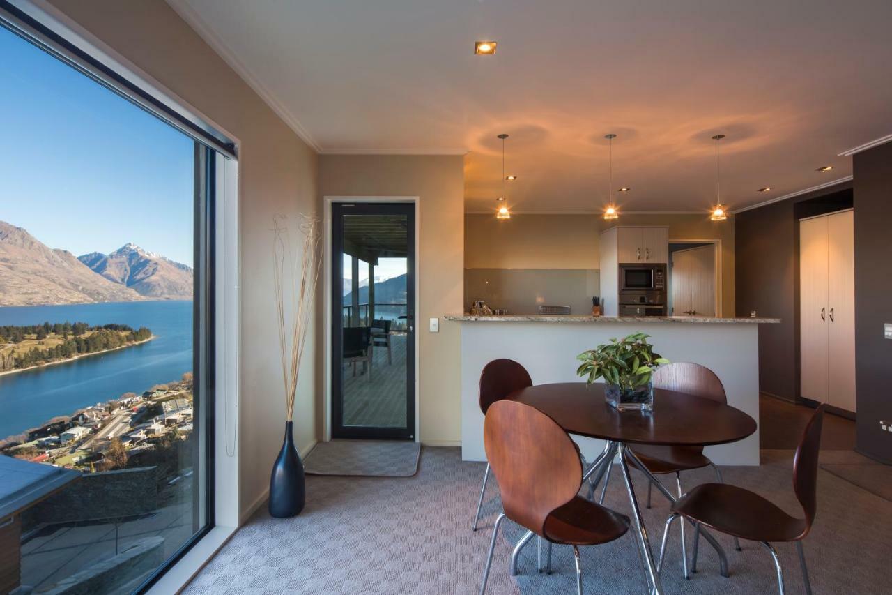 Apartment with Lake View