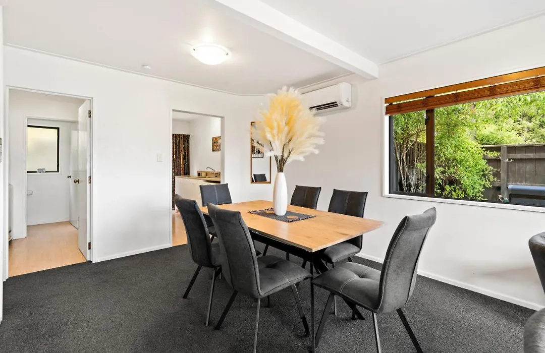 Town Centre Location With Stunning View - Unit 8-1