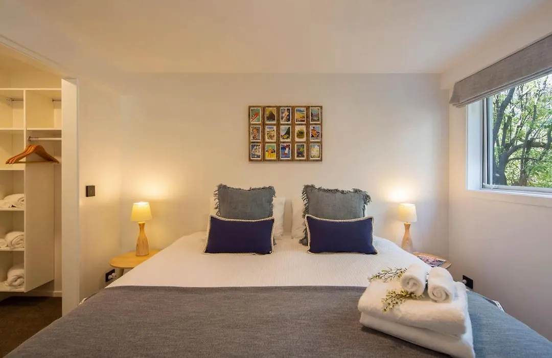 Hillside Villa 2- Walk To Town- Ac- Free Parking-1