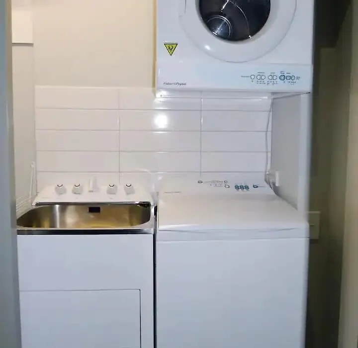 Stunning Lakeview 1 Bedroom Apartment-1