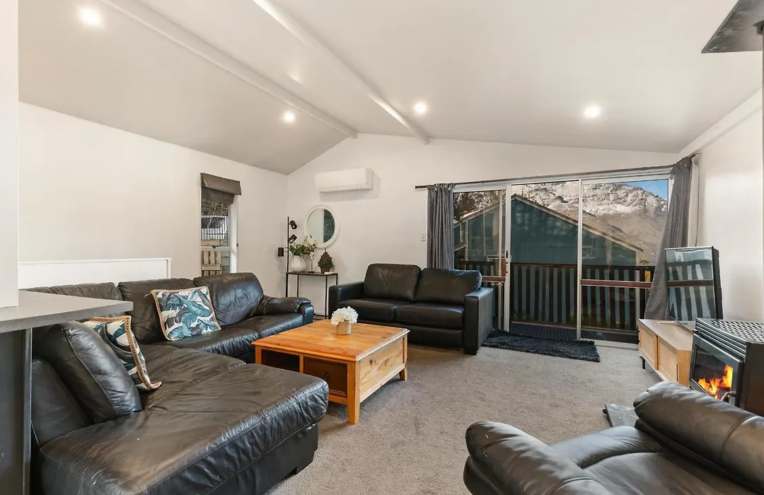 Lakeview Apartment-1
