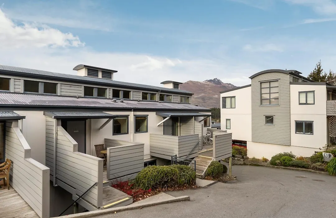 Point View Lake And Mountain Views Close To Cbd-1