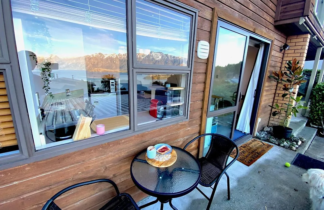 Comfortable Mountain View Studio-1