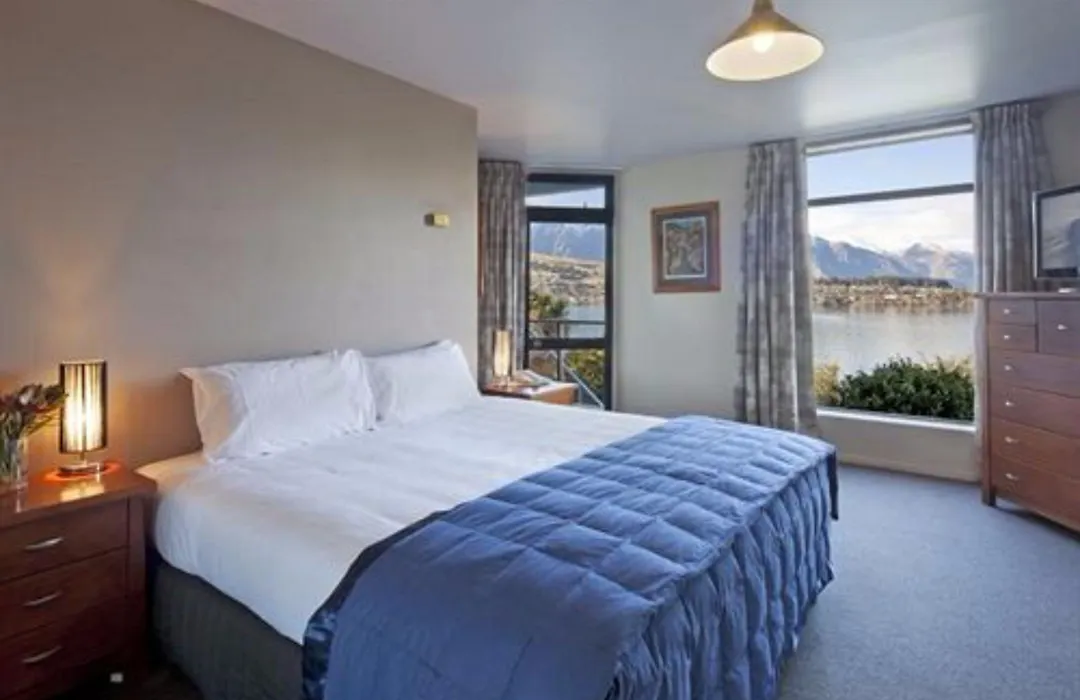 Spinnaker Bay Apartments-1