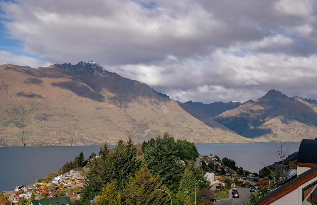 Awesomely Ambient Queenstown Home-1