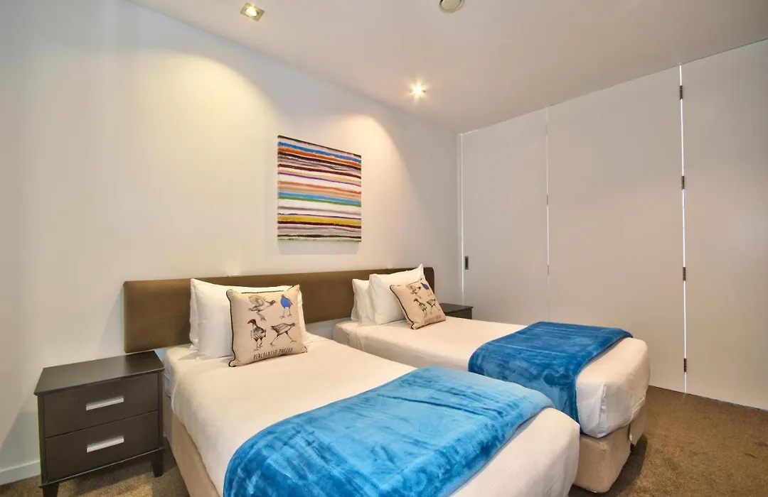 Lakes Edge Apartment-1