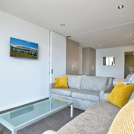 Lakes Edge Apartment-3