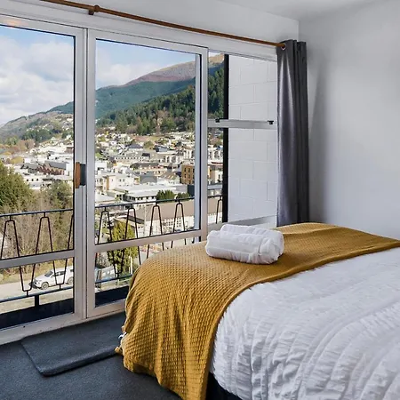 Amazing Views In Downtown Queenstown-3