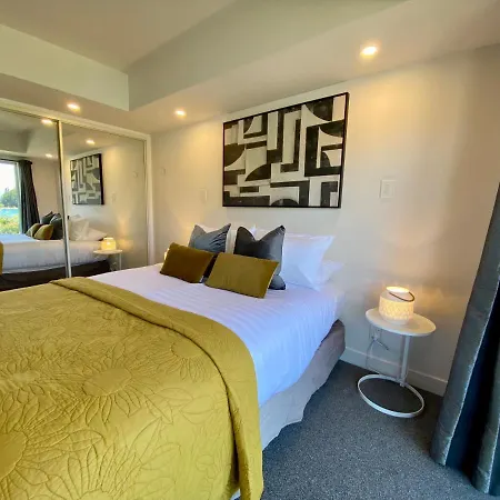 Lakefront Gem, Absolute Waterfront-3