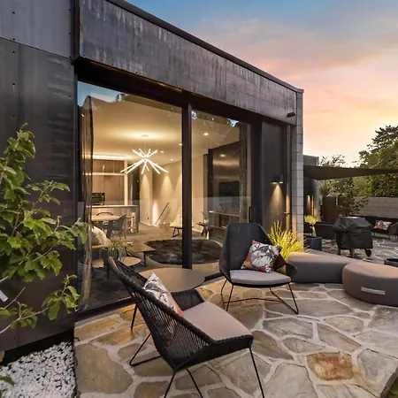 The Ivy Box Apartment-2