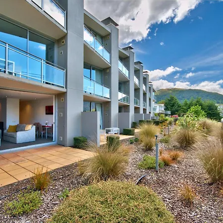 Lakes Edge Apartment-2