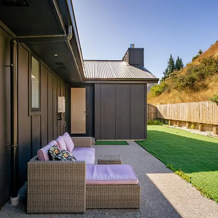 Luxury & Modern Living Home & Apartment-3