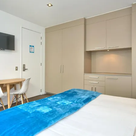 Charlies Queenstown Studio Apt 103B-2
