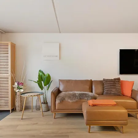 Luxurious Studio In City Centre-2