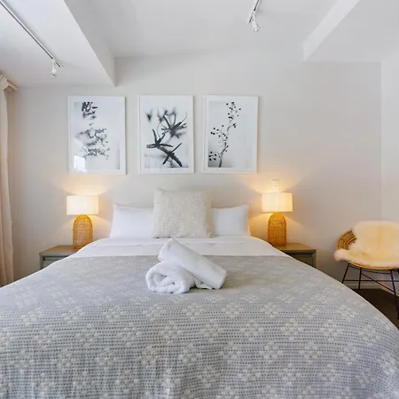 Stylish Haven Luxury Interiors In Prime Location-3