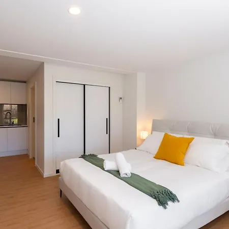 Unit With Kitchenette-3