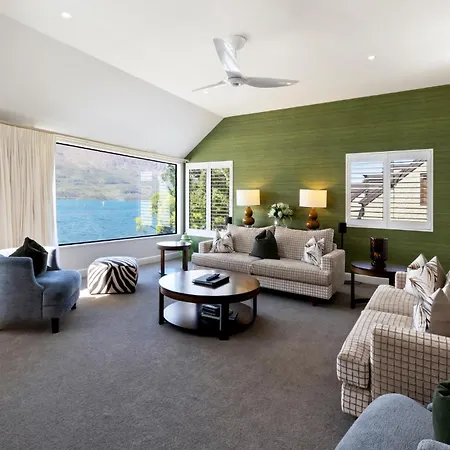 Queenstown House Lakeside-3