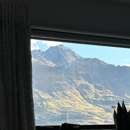 Lakefront Luxury Penthouse Central Queenstown-2