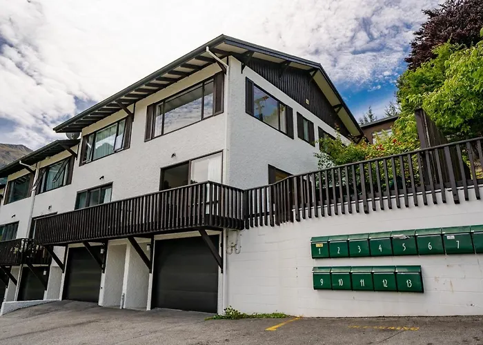 Town Centre Location With Stunning View - Unit 8 Apartment Queenstown