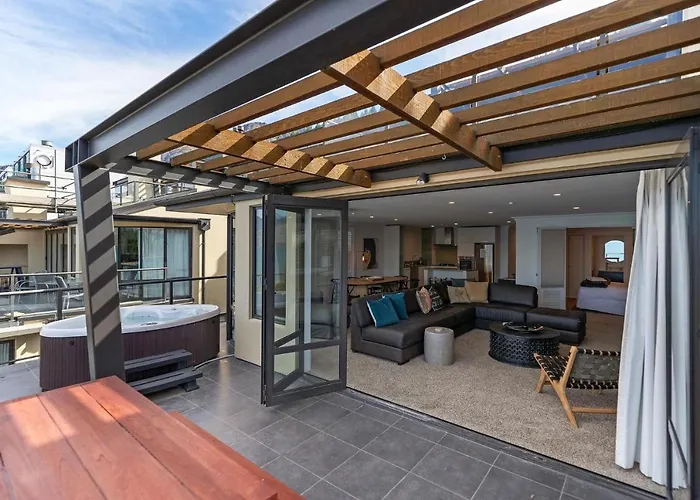 Beacon Lakeside Luxury 908 - 3 Bedroom Queenstown