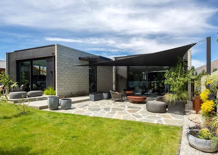 Ivy Box Art Gallery Apartment Queenstown