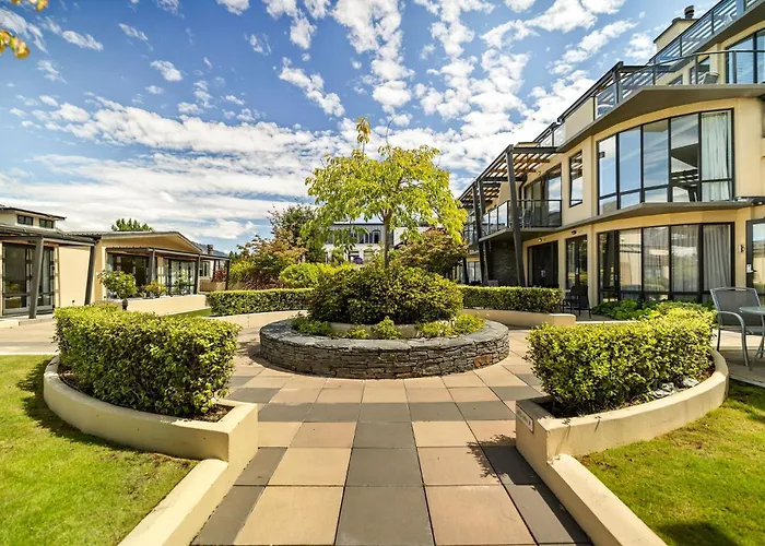 Lakefront Luxury 912 The Beacon 3 Bedroom Queenstown