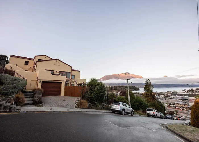 Magnificent Apartment With Great Views! Queenstown