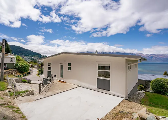 Glasgows Hillcrest Lodge Queenstown