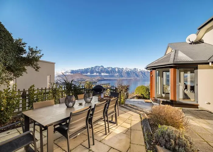 Fabulous Home With Great Views Queenstown