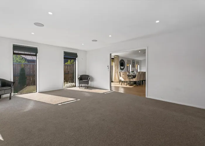 Luxury & Modern Living Home & Apartment Queenstown