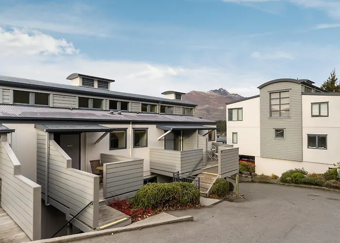 Point View Lake And Mountain Views Close To Cbd Queenstown