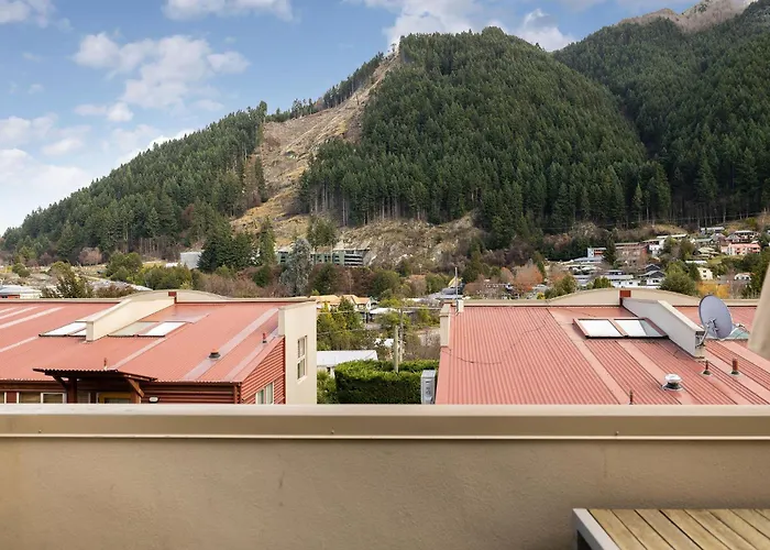 Just The Spot A 500M Stroll To Queenstown Cbd