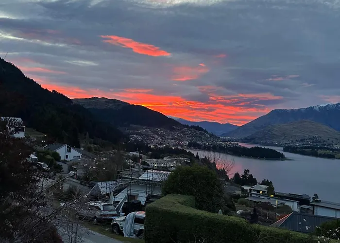 Fabulous Home With Great Views Queenstown