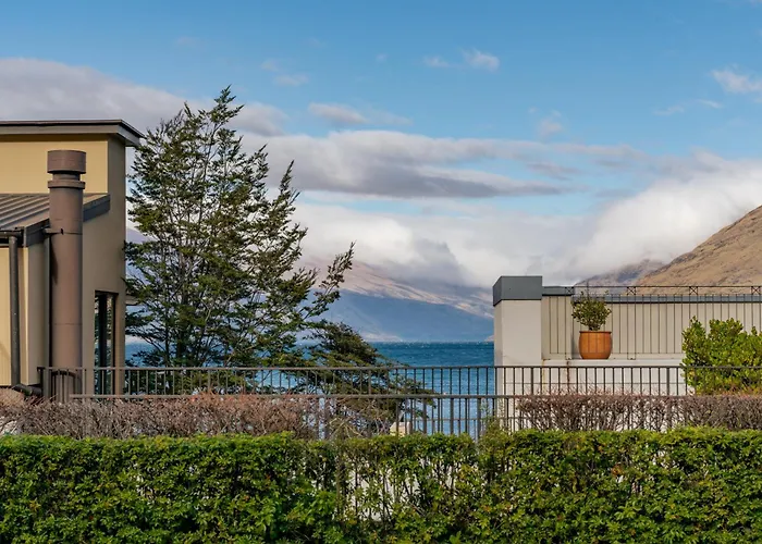 The Beacon - Luxe Studio Unit Queenstown
