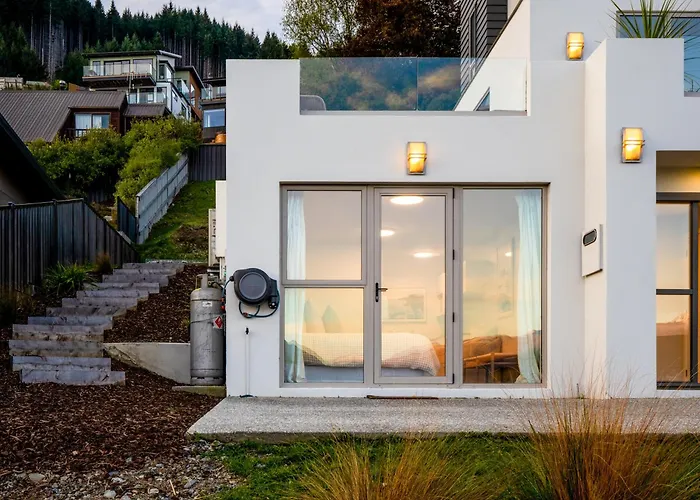 Alpine Luxury Retreat With Hot Tub Apartment Queenstown