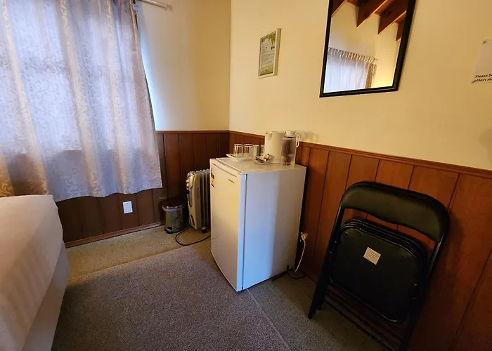 Affordable Double Room Walking Distance To Town Queenstown