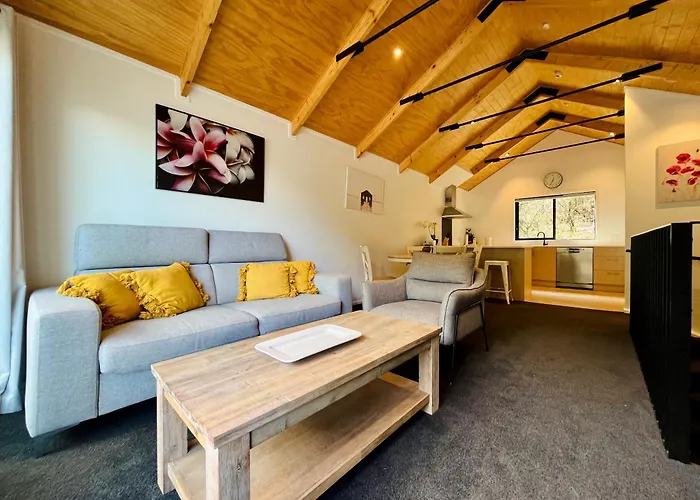 Walk To Queenstown City, 30Mins To Ski, Free Parking & Wifi, Gym