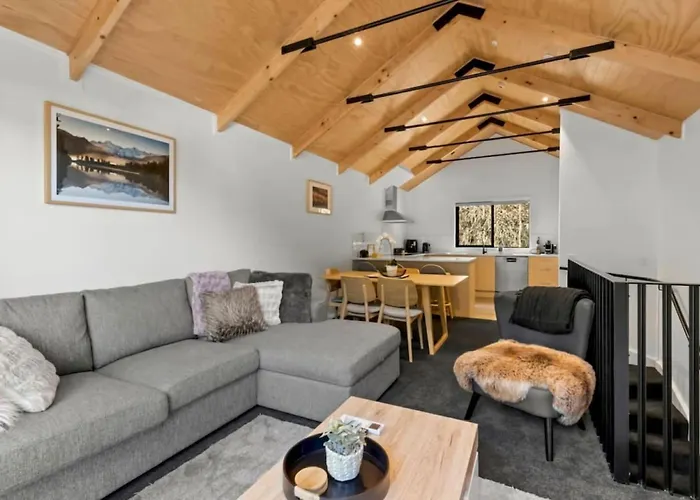 Central Queenstown Apt 18A - Walk To Town