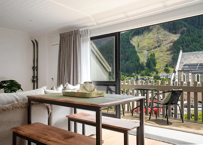 Central City Queenstown Retreat - 3 Bedroom Apartment