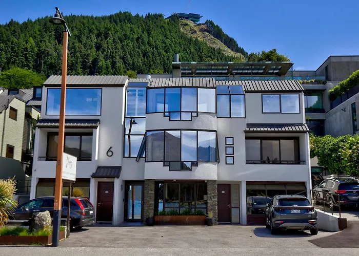 Queenstown House Lakeside