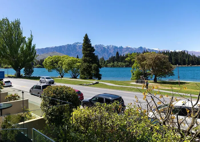 Lakefront Gem, Absolute Waterfront Queenstown
