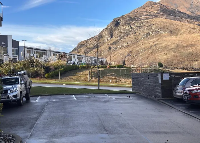 Your Queenstown Adventure Base!