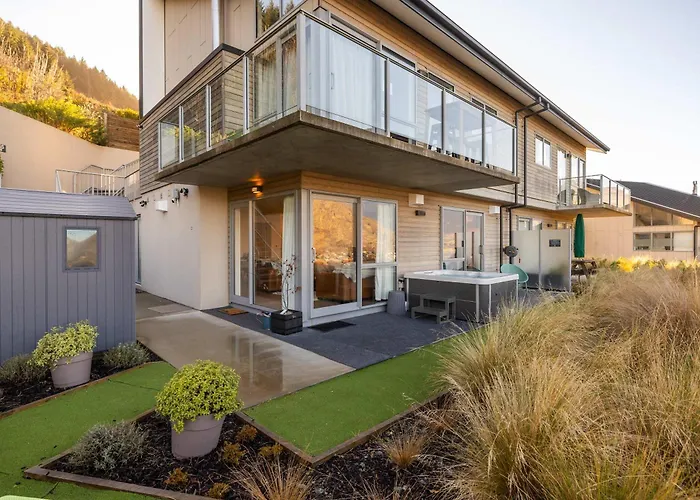 Lakeside Mountain Haven Queenstown